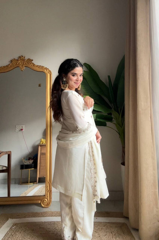 Elegant White Ethnic Kurta Set